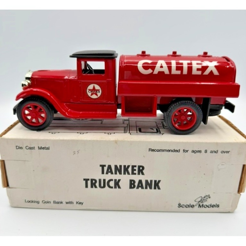 American Classics ERTL Caltex 1930's Tanker Truck Coin Bank Lock+Key GB-4086 RED
